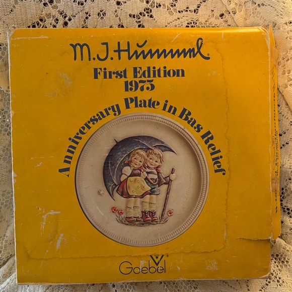 Goebel Hummel 1975 First Edition Plate Stormy Weather - Picture 6 of 10